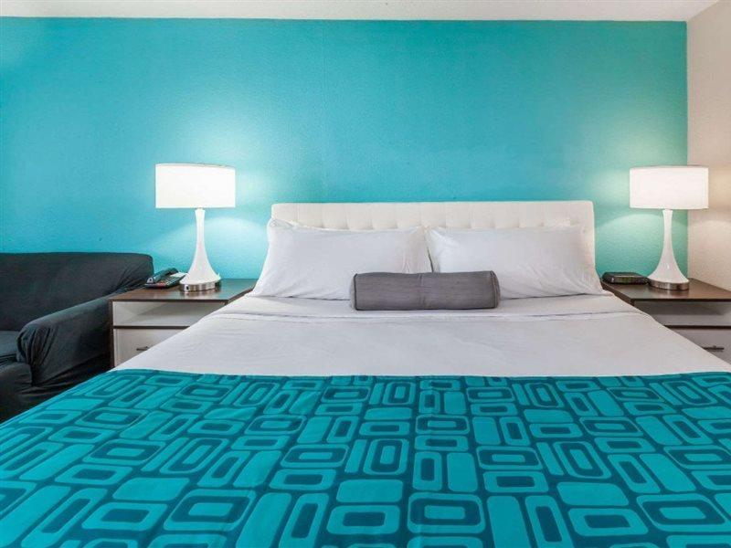 Howard Johnson By Wyndham Romulus Detroit Metro Airport Buitenkant foto