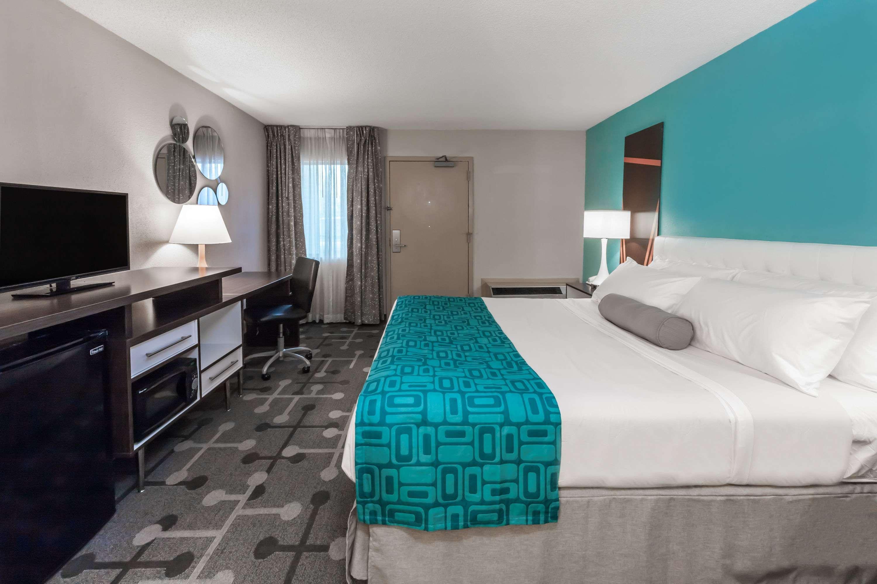 Howard Johnson By Wyndham Romulus Detroit Metro Airport Buitenkant foto