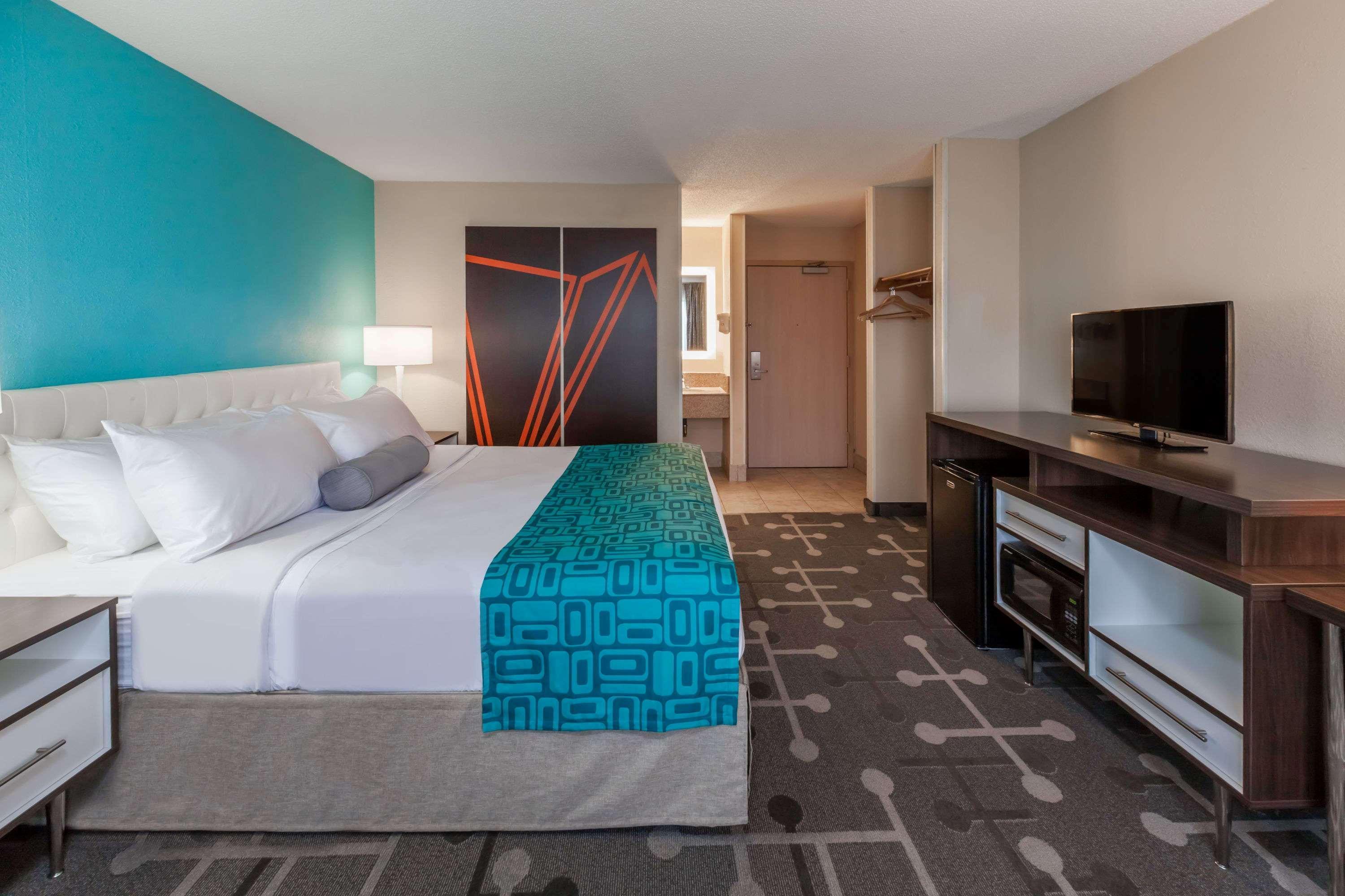 Howard Johnson By Wyndham Romulus Detroit Metro Airport Buitenkant foto
