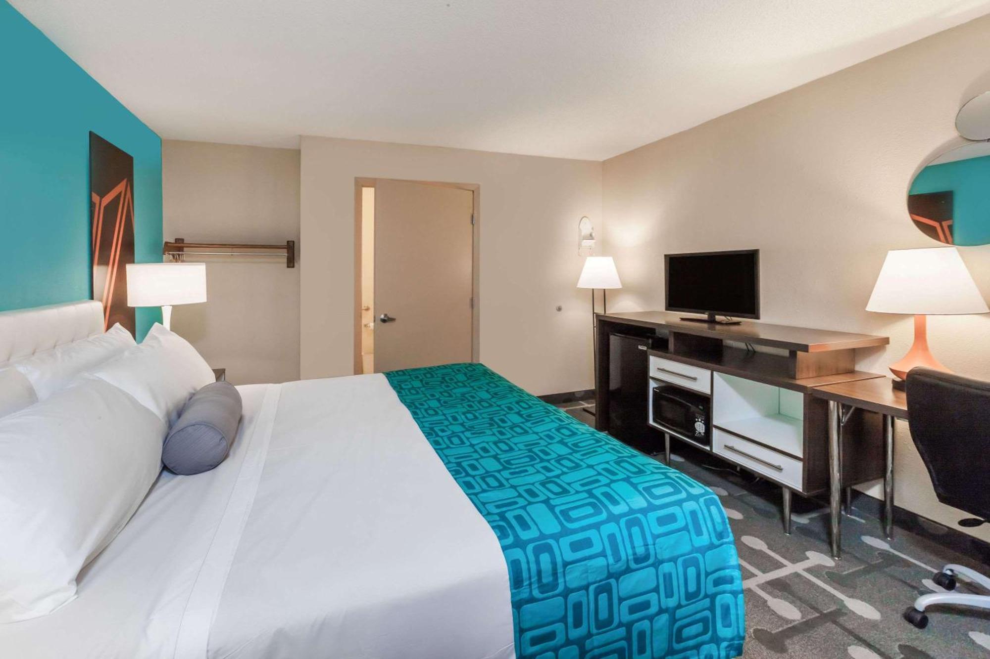 Howard Johnson By Wyndham Romulus Detroit Metro Airport Buitenkant foto