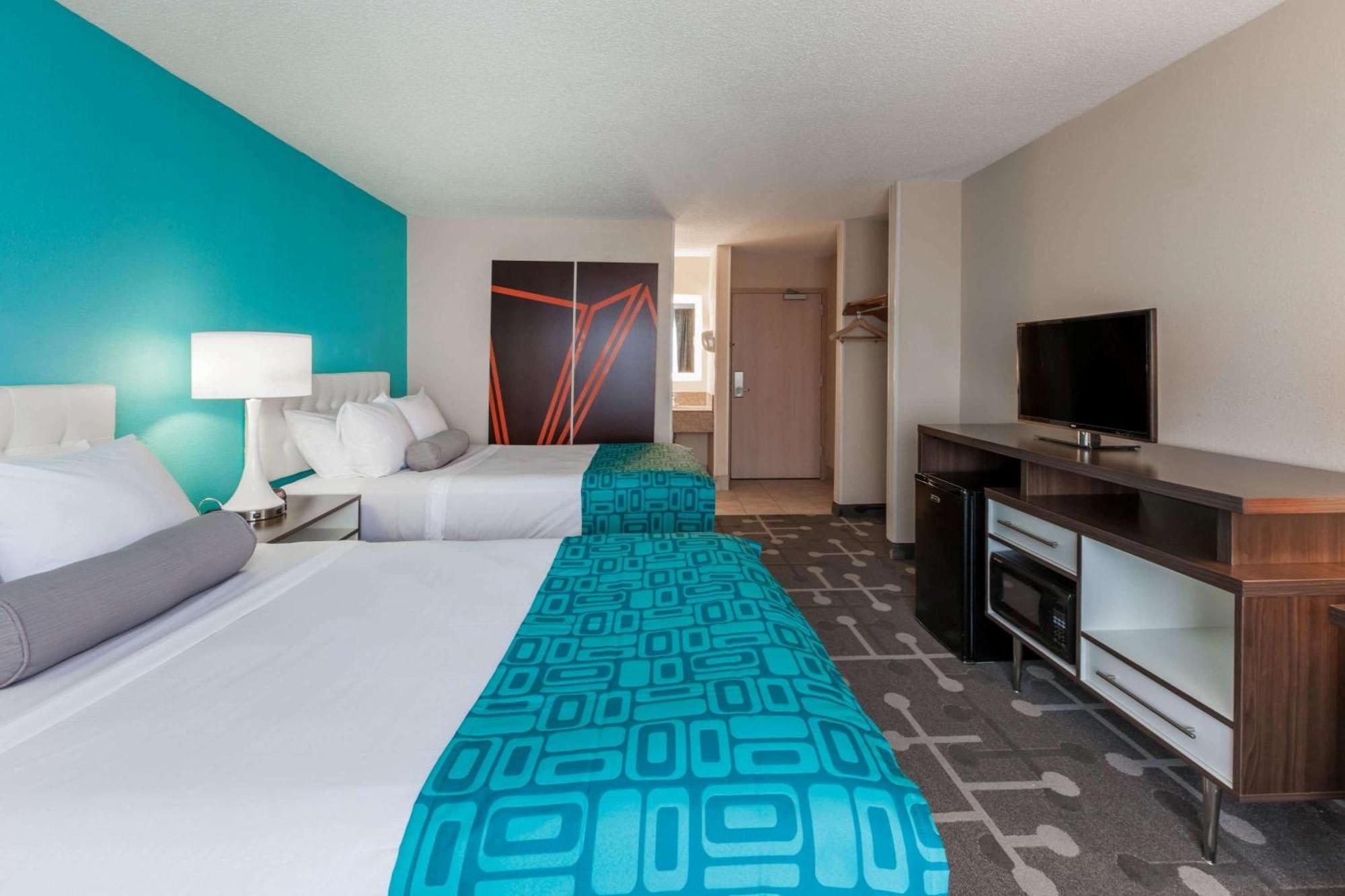 Howard Johnson By Wyndham Romulus Detroit Metro Airport Buitenkant foto